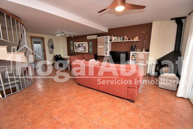 Foto 34fd5361-9135-4e8a-9581-7ca5cc5e3585. Casa adossada amb aparcament piscina a Playa Burriana