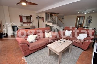 Casa adosada  Calle formentera. Adosado seminuevo con piscina, 2 terrazas y amplio garaje
