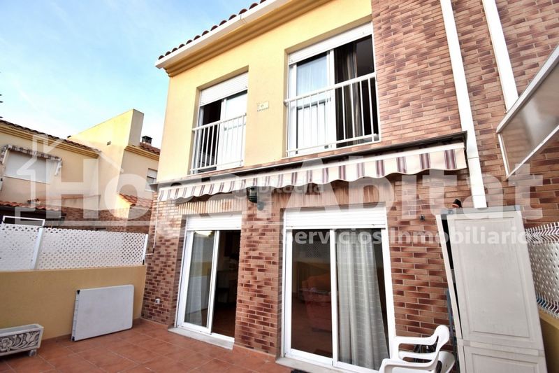 Foto 74c848c6-d4d1-4582-80f5-5ee459b24427. Casa adossada amb aparcament piscina a Playa Burriana