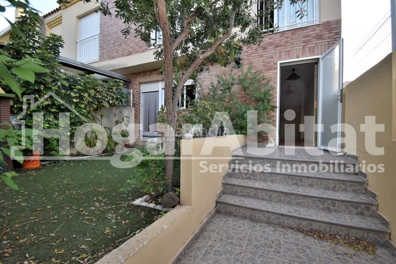 Foto b4609576-945d-4d3f-8268-b7dbc19f7748. Casa adossada amb aparcament piscina a Playa Burriana