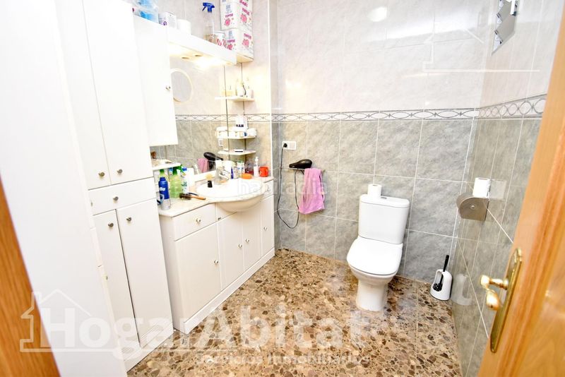 Foto 1c9b15d5-e896-45e0-a9dd-ae17bdfe59d8. Edificio in Llombai Burriana