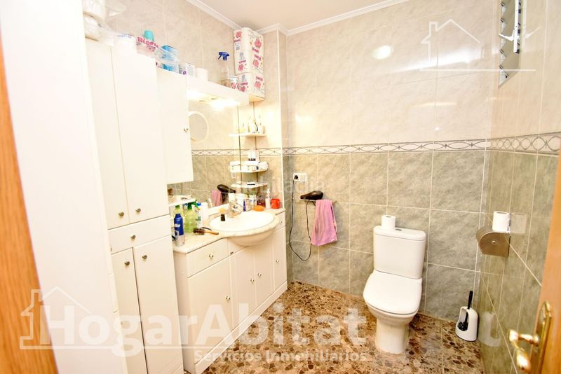 Foto 39244c55-fa4f-47fc-933d-cb390b3a70e8. Edificio in Llombai Burriana