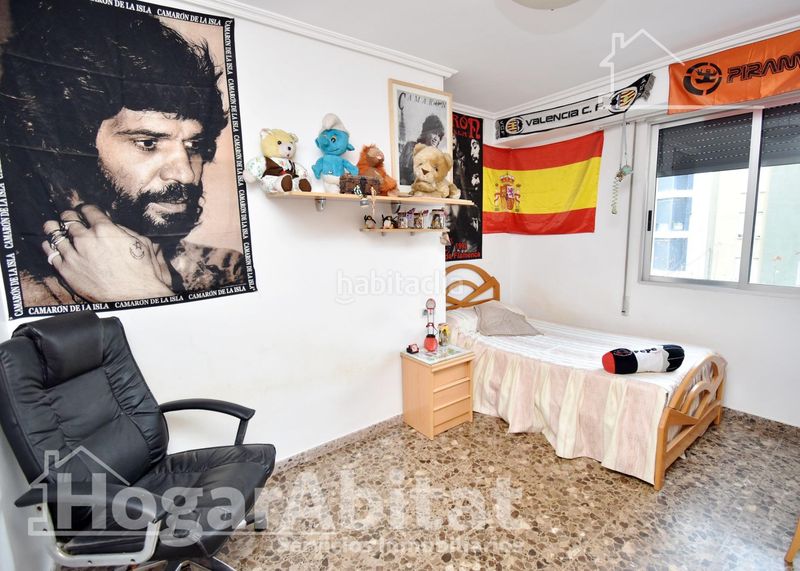 Foto 4dce5cad-8204-45a6-b8f3-79078d5eb62f. Edificio in Llombai Burriana