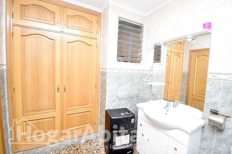 Foto a595a10c-3c95-42dd-aa60-54372d6a4b65. Edificio in Llombai Burriana