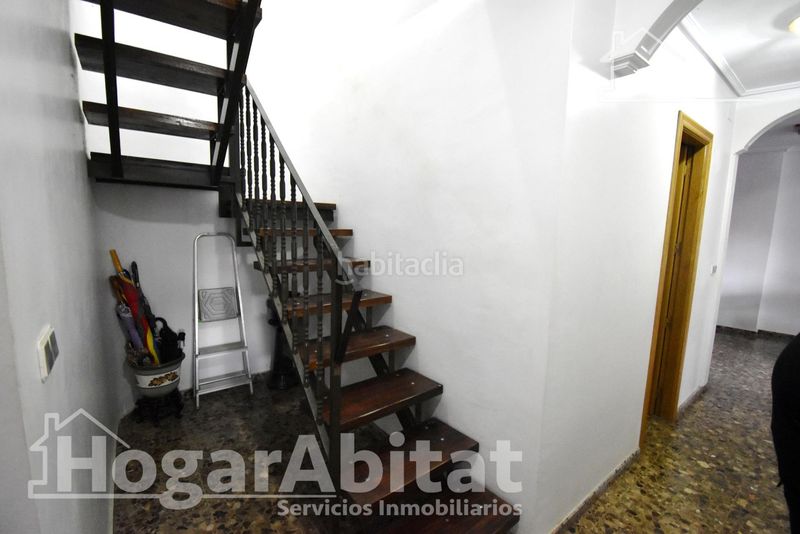 Foto b9d45089-b149-4771-b148-4c28f387e274. Edificio in Llombai Burriana
