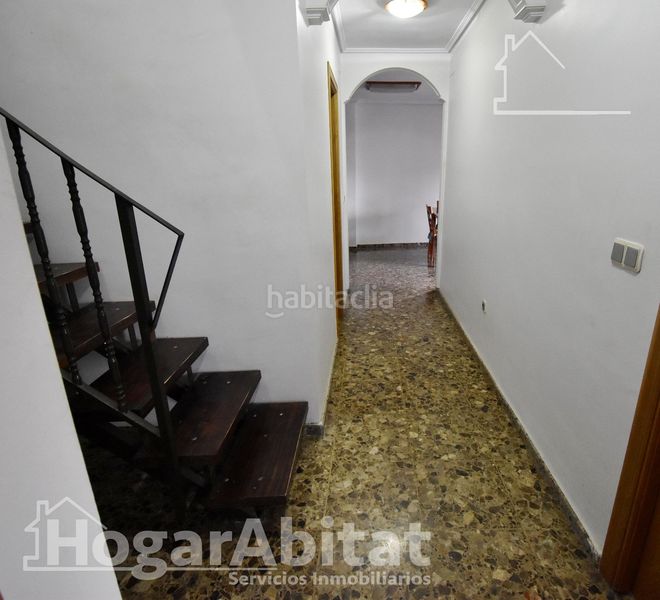 Foto c682b291-21f6-4c41-8d36-d2a2d78f5fe6. Edificio in Llombai Burriana