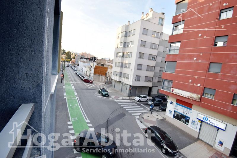 Foto c7b657a4-9404-45d5-8264-8ad3b59892f5. Edificio in Llombai Burriana