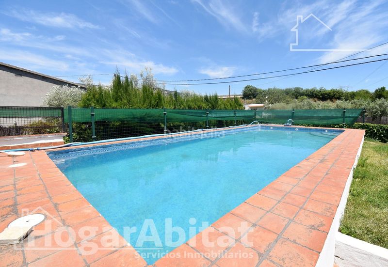 Foto 8536b151-ce5b-4852-8b91-13c00435bf8b. Xalet amb calefacció aparcament piscina a Borriol