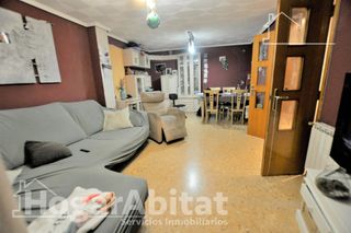 Appartement  Carretera molí de pala. En buena zona! amplio, luminoso y exterior con balcón y terraza