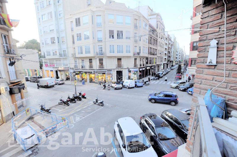Foto ff551cb8-2fad-49bd-ba99-773c897575c8. Pis a El Botànic Valencia