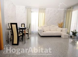 Appartement  Calle doctor ferran. Reformado y muy bonito con balcón y garaje