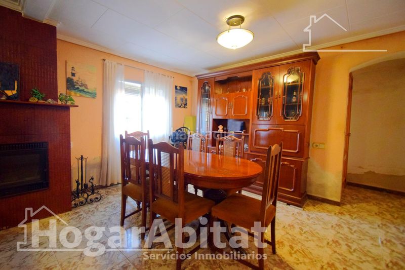 Foto e65860d2-5273-45ff-85bd-1b883ed40b59. Chalet  rústico con piscina, garaje y terraza en Vilamarxant