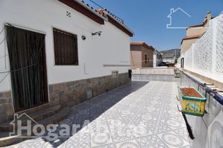 Xalet  Calle málaga. Chalet con garaje y terraza junto a la playa