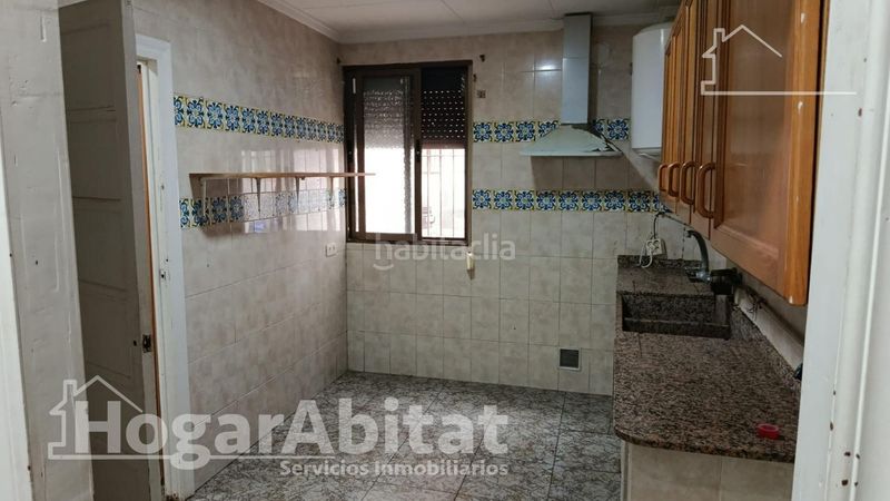 Foto 9b9e44a2-8810-4336-b6f0-022605463923. Planta baixa amb calefacció a El Carmen Manises