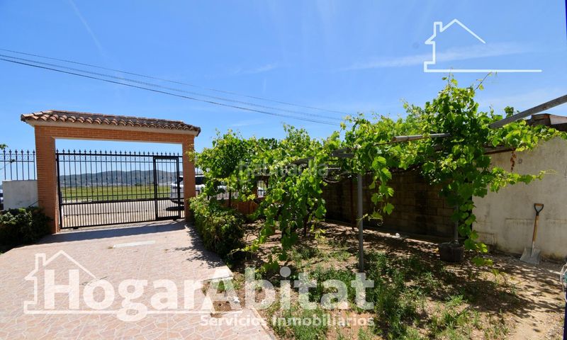 Foto 08ed796b-9c7d-45ab-81f1-dfd5fa0858a1. Xalet amb aparcament piscina a Sueca Sueca