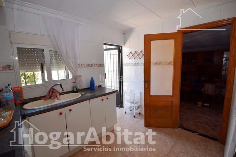Foto f65bb417-e6fd-49b3-8754-15f46959f7a1. Xalet amb aparcament piscina a Sueca Sueca
