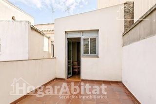 Casa  Calle roger de llúria. Amplia casa con terraza y 7 dormitorios