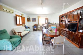 Chalet à Moralet. Gran chalet con terraza y garaje