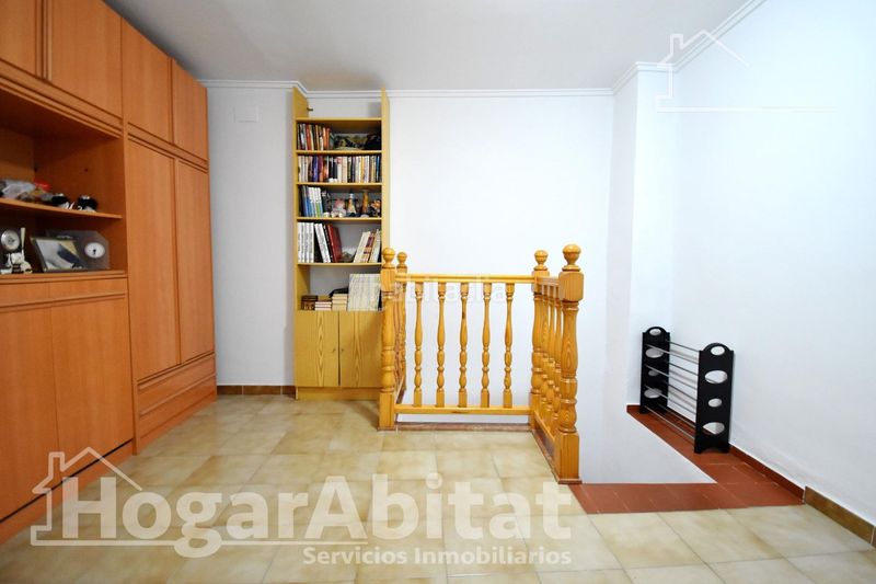 Foto 9035f416-1d90-43eb-b51b-d27f1e2e5da2. Casa amb calefacció a Oliva pueblo Oliva