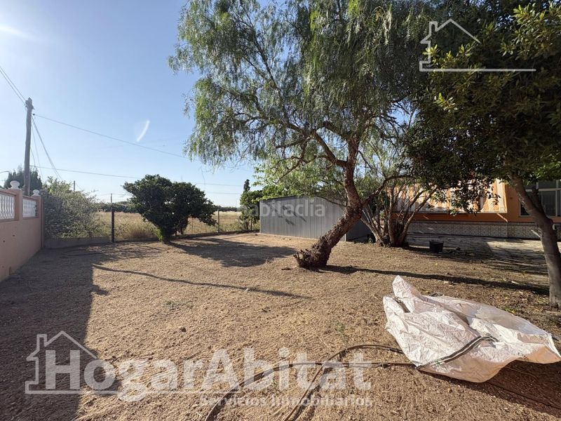 Foto f8c1f320-5d5b-42af-9abc-8bf0ba2cf981. Xalet amb aparcament a El Marenyet Cullera