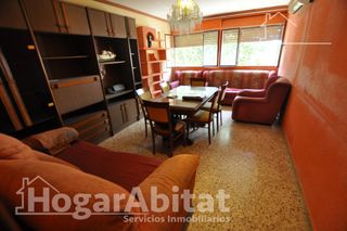 Piso  Calle del conde berbedel. Gran oportunidad! todo exterior y para reformar con 4 dormitorio