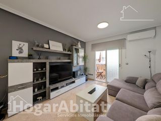 Flat  Calle mayor. Reformado con balcón y ascensor cerca del centro