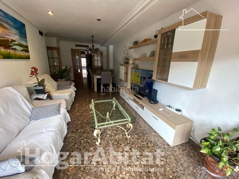 Foto ff8252ca-5e23-4ede-9688-83bb0c272f1f. Pis amb calefacció aparcament a Malilla Valencia