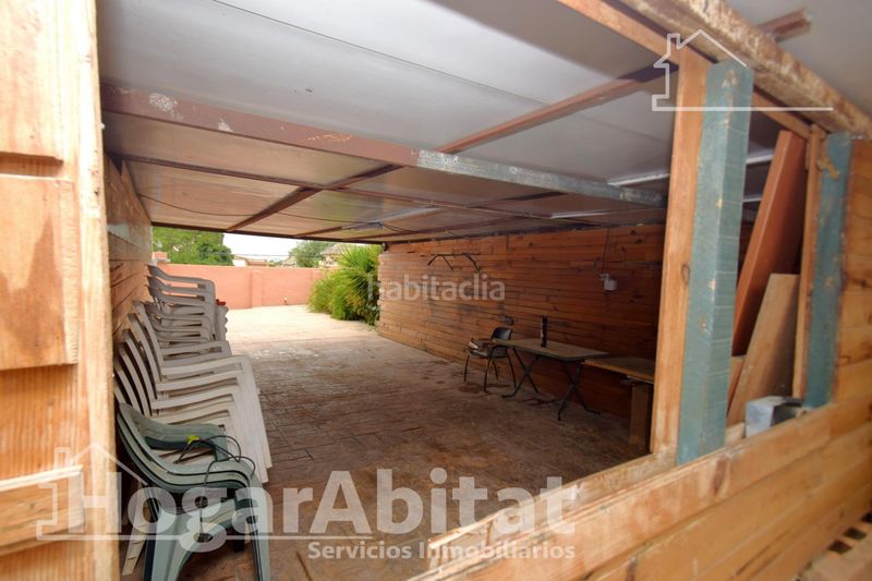 Foto 124ac988-e008-4d4f-9185-419edb516f98. Xalet amb calefacció aparcament piscina a Urbanizaciones Llíria