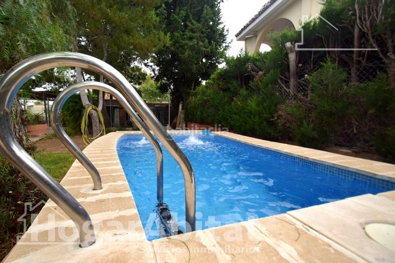 Foto bd4624b0-2327-4e90-b6c9-513944b908a9. Xalet amb calefacció aparcament piscina a Urbanizaciones Llíria