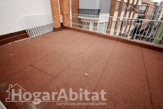 Casa  Calle la tanda. Casa semireformada con garaje y dos terrazas, en el centro