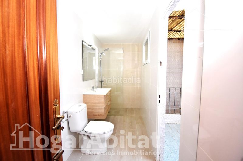 Foto f4cd3595-48f1-4d1c-8b37-419b17e47523. Pis a Catarroja