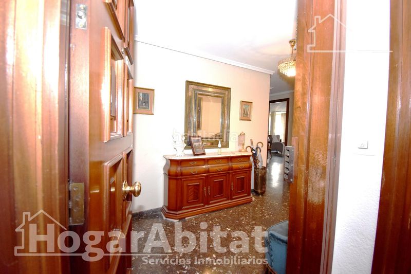 Foto e8ed7323-4364-4d7a-a322-2e2b2c0ed42a. Pis amb calefacció aparcament a Russafa Valencia