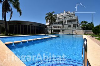 Pis  Avenida de matisse. Seminuevo con terraza, piscina y garaje