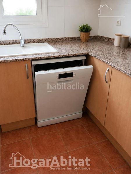 Foto 7e79cf40-f0cb-4211-bdbc-be2a59074070. Casa aparellada amb calefacció aparcament piscina a Chiva