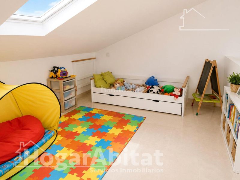 Foto b87b06f1-9927-4de3-8bf7-33731a44017d. Casa aparellada amb calefacció aparcament piscina a Chiva