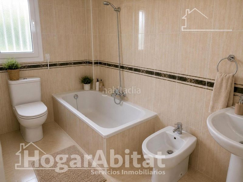 Foto cc98a01b-c586-44ae-8618-6acd6df2b5cd. Casa aparellada amb calefacció aparcament piscina a Chiva