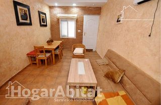 Casa  Calle virgen de agosto. En pleno centro! casa económica con tres balcones y terraza, tod