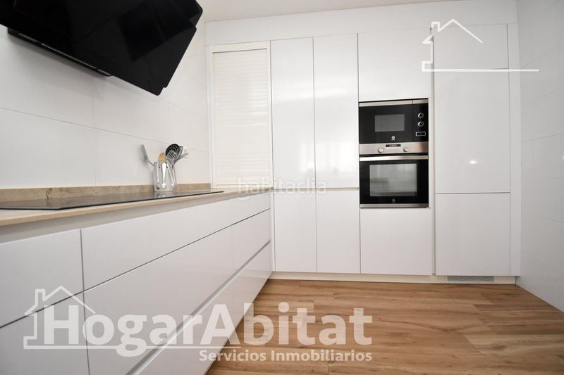 Foto 235fd609-a8f5-48d1-b158-885488e9a128. Casa amb aparcament a Almenara