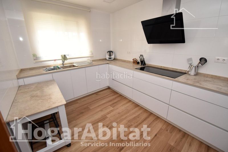 Foto 66d7fe9b-805d-438f-873d-1c6be86f7a27. Casa amb aparcament a Almenara