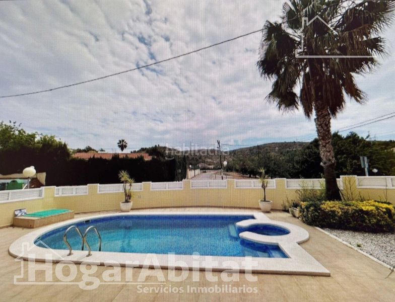 Foto 2287edb5-2294-4ddf-9c8e-6a2a8b34fec1. Xalet amb calefacció aparcament piscina a Borriol