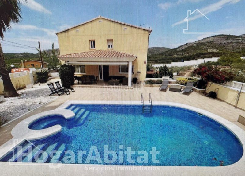 Foto 3248fe98-4065-4ba4-b815-35ad6fe6f2f6. Xalet amb calefacció aparcament piscina a Borriol