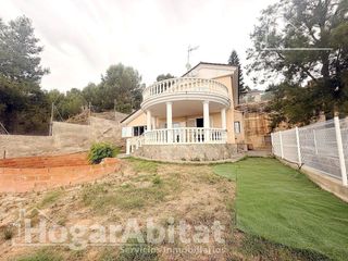 Chalet  Calle islas columbretes. Encantador chalet! amplio y sofisticado con piscina, garaje y do