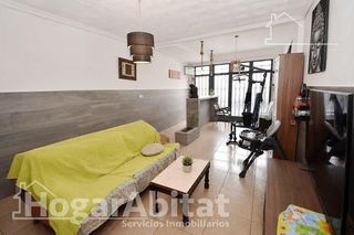 Casa  Calle san marcos. Encantadora casa espaciosa con terraza y trastero, todo amueblad