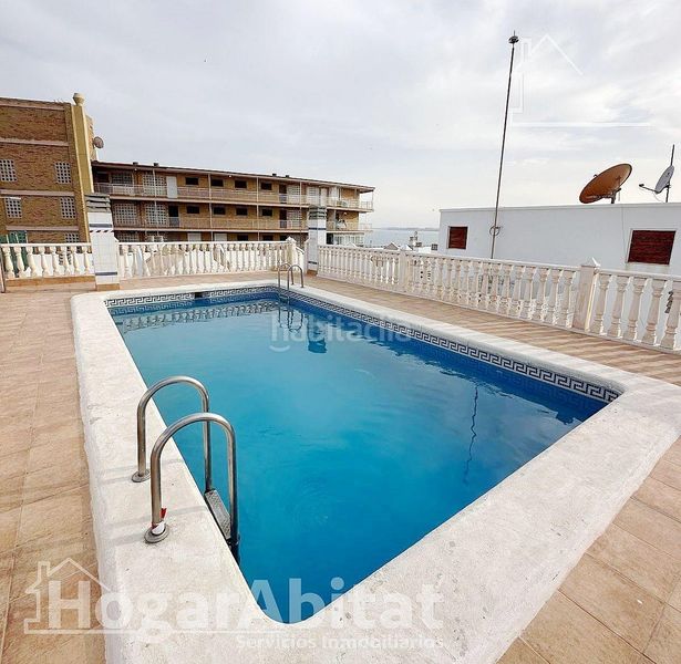 Foto e7f8fb0b-d1f9-4e22-bd56-a0eac53f550a. Pis amb calefacció piscina a Zona Playa del Cura Torrevieja