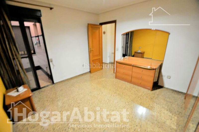 Foto c03e7de5-8e08-4c42-a327-c4ff67e6a8c7. Casa amb aparcament a Núcleo Urbano Pobla de Vallbona (la)