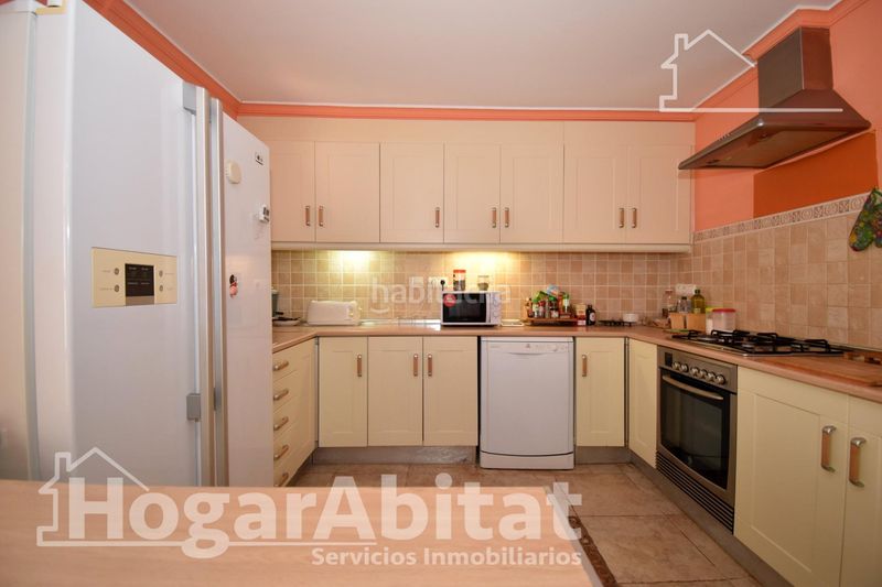 Foto c4dc026a-b47e-45f6-9086-b17b29d4b32c. House with heating pool in Oliva pueblo Oliva
