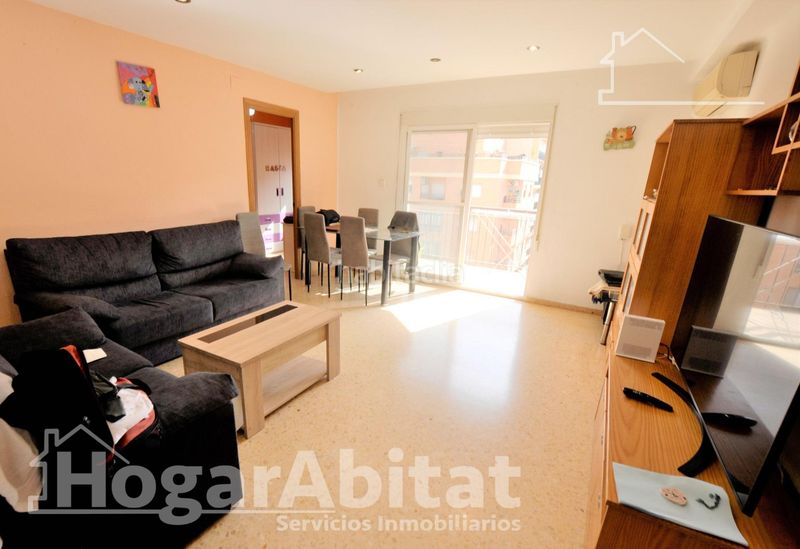 Foto 4db872c9-c754-4a57-8bcb-de613375b8b0. Pis amb calefacció aparcament a L´Eixereta Burjassot