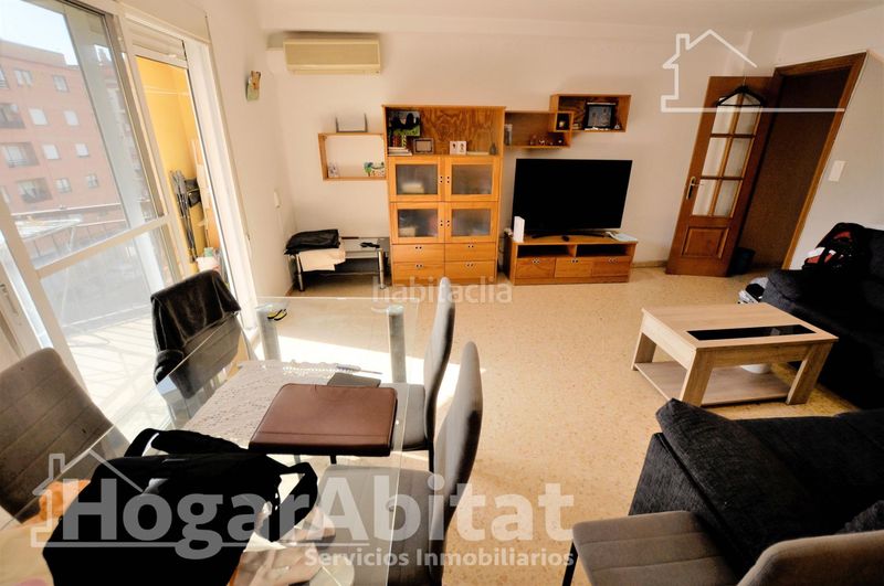 Foto d73ccd97-e2a1-4b50-b54c-6e8a690b30f5. Pis amb calefacció aparcament a L´Eixereta Burjassot