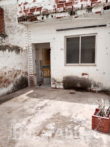 Foto ec8197fe-ba4a-48b0-ac28-ce0e6ce1e29c. Casa amb aparcament a Núcleo Urbano Pobla de Vallbona (la)