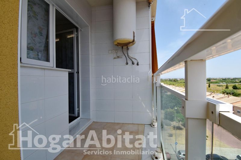 Foto a9c092b6-ca21-4bf5-bf93-a7999ad0a600. Pis amb aparcament a Oliva pueblo Oliva